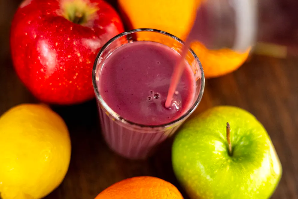 Besser als ein Fruchtsaft ist es, die Frucht ganz zu essen. 