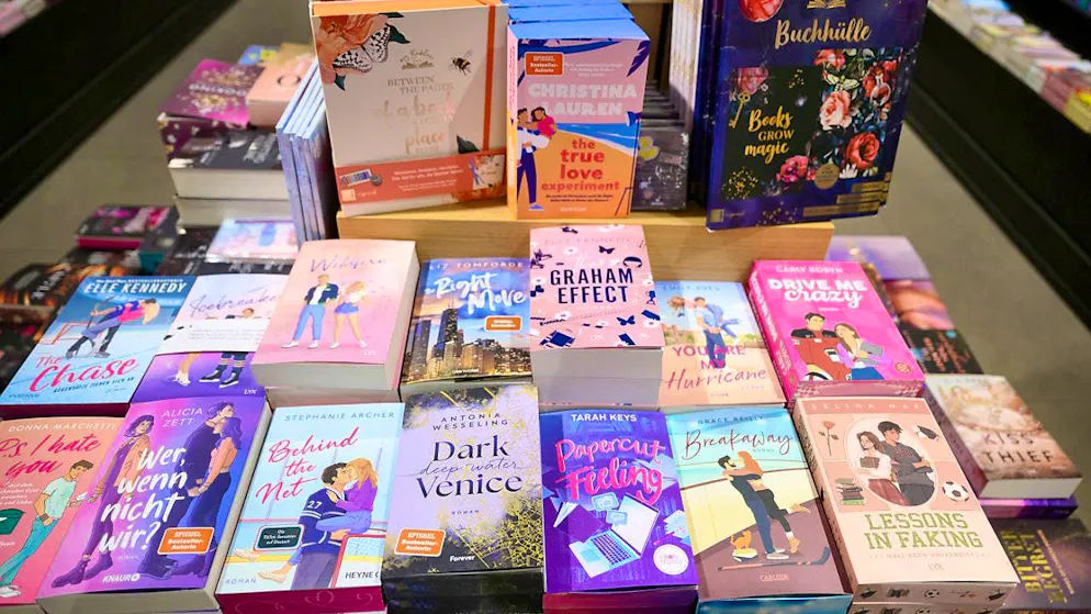 Consumption in Switzerland picked up slightly in January. Based on payment data collected by Postfinance, more books and newspapers were purchased, among other things.(symbolic image)