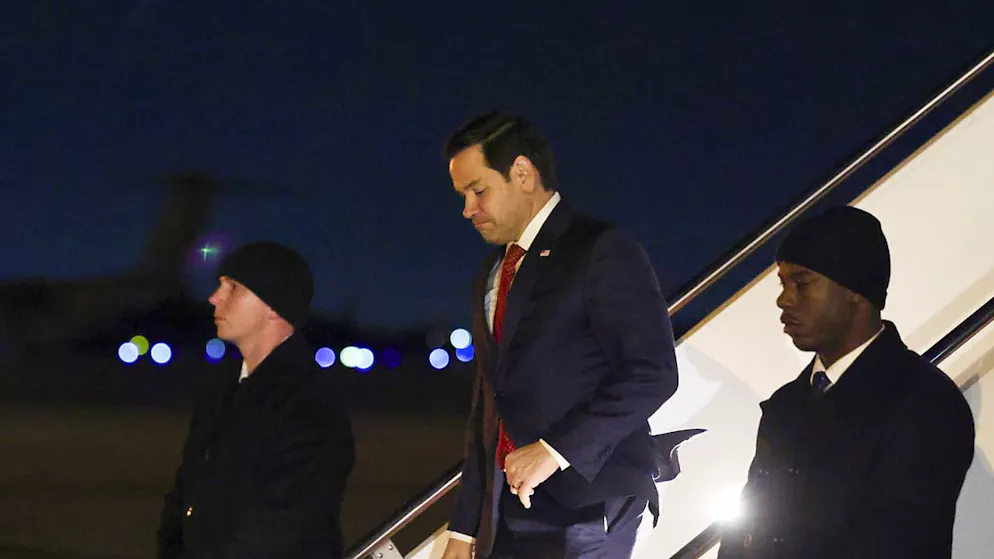Marco Rubio a dû faire demi-tour jeudi en raison d'un problème mécanique de son avion.