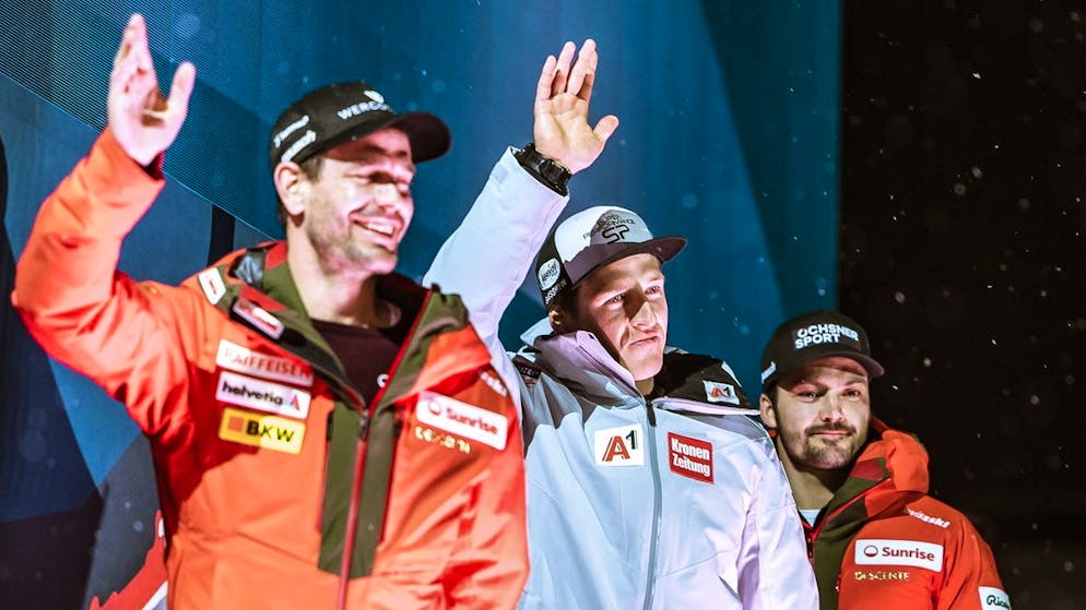 Weltmeister Raphael Haaser (Mitte) mit Thomas Tumler (links) und Loïc Meillard.
