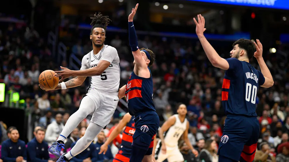 Stephon Castle (à gauche) et sa Team C joueront le All-Star Game de NBA dimanche.