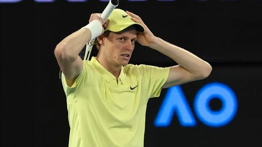 Galeotto il clostebol. La decisione finalmente è arrivata: il numero 1, Jannik Sinner, viene squalificato per 3 mesi