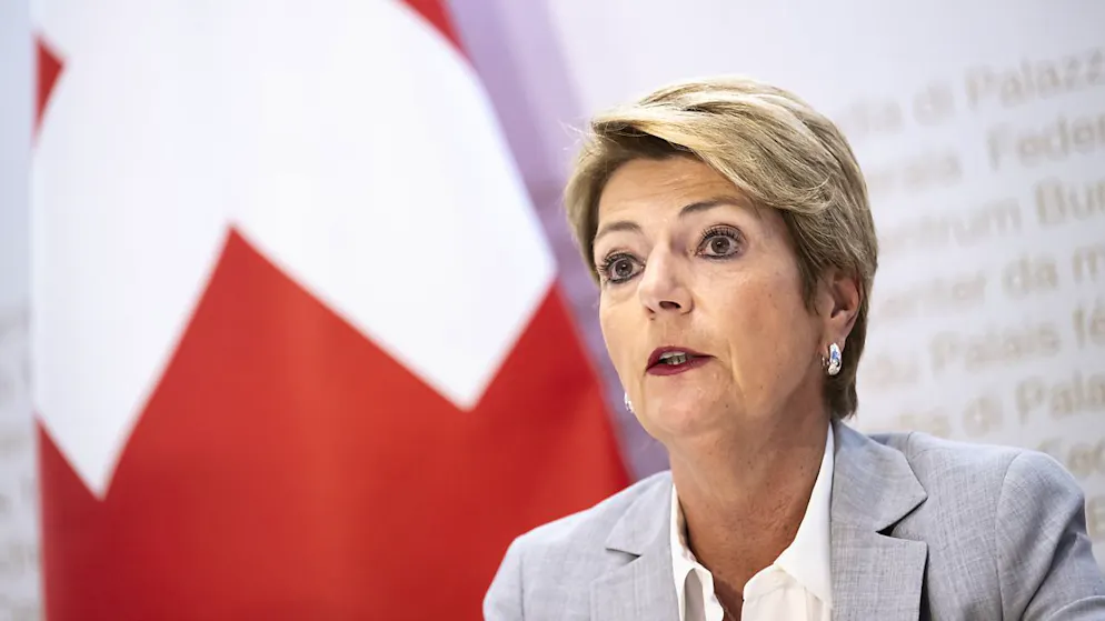 La présidente de la Confédération Karin Keller-Sutter réagit aux propos du vice-président américain JD Vance à la Conférence de Munich sur la sécurité.
