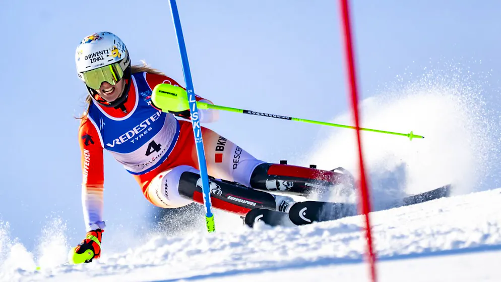Camille Rast tat es Vreni Schneider gleich - Gallery. Camille Rast legt die Basis zum Titelgewinn mit überlegener Bestzeit im ersten Lauf