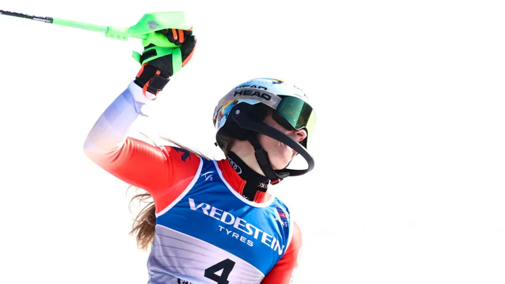 Camille Rast tat es Vreni Schneider gleich - Gallery. Der Moment, in dem der Titelgewinn feststeht: Camille Rast nach der Zieldurchfahrt im zweiten Lauf