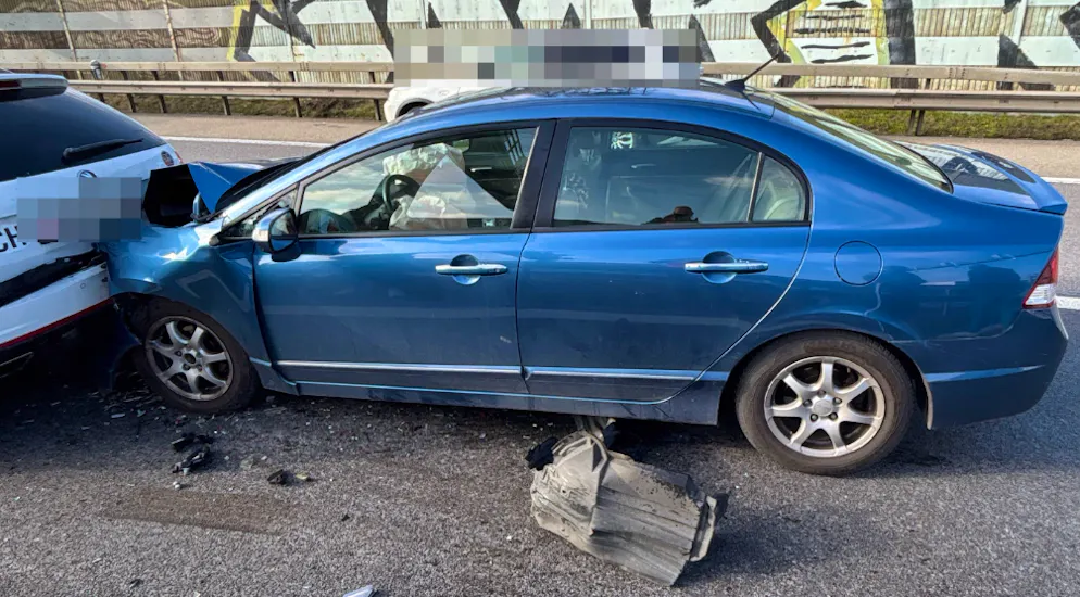 Insgesamt 5 Autos crashten. 