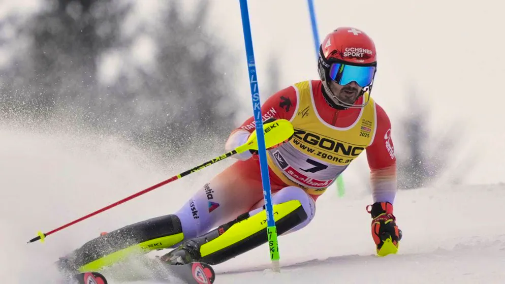 Loïc Meillard creates an excellent starting position in the first run