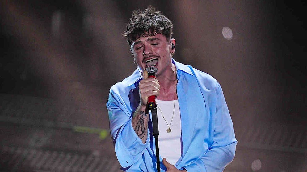 Olly représentera l'Italie à l'Eurovision de la chanson à Bâle en mai. Il a remporté le concours musical de Sanremo vendredi soir.