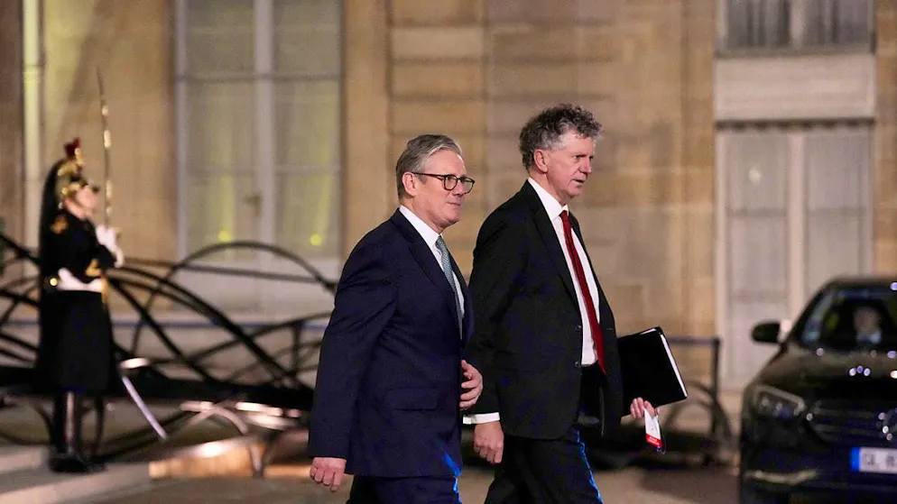 British Prime Minister Keir Starmer (center l) leaves the Elysee Palace after an informal meeting of the heads of state and government of the most important EU countries and the UK. Photo: Aurelien Morissard/AP/dpa