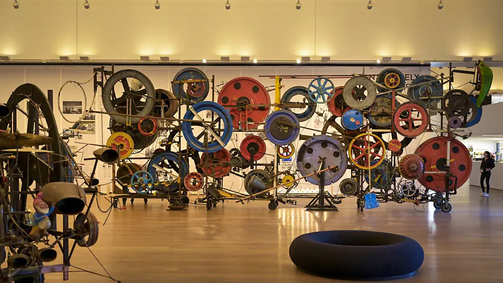 Ein Werk von Jean Tinguely im Museum Tinguely in Basel. (Archivbild)