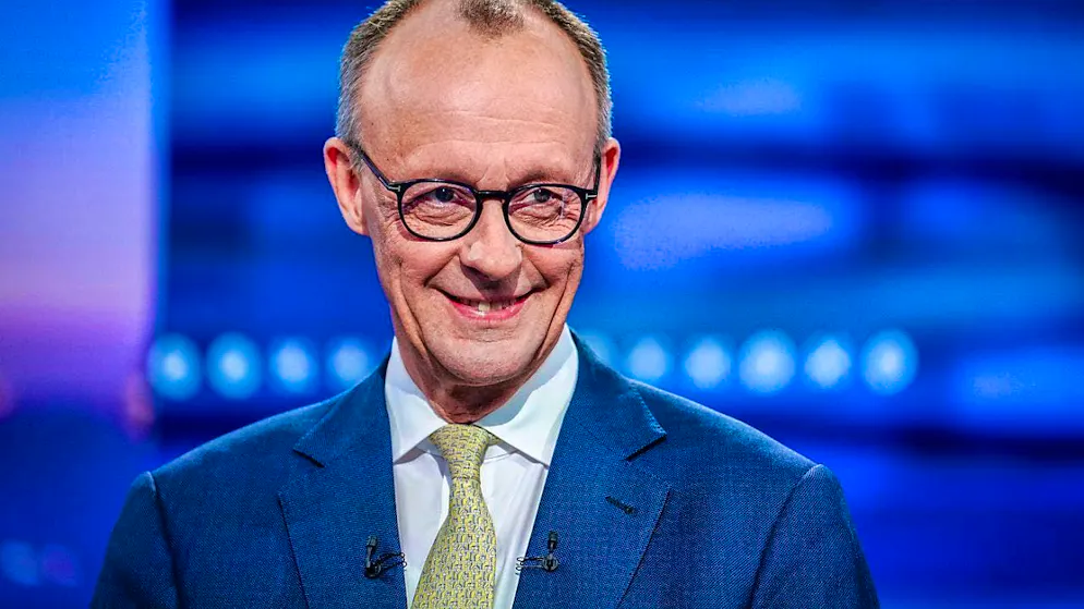 Friedrich Merz, Union candidate for chancellor and CDU federal chairman, takes part in the "Quadrell" TV discussion on the Bundestag election campaign in the studio. The live broadcast on RTL and NTV is hosted by Atalay and Jauch. Photo: Kay Nietfeld/dpa-Pool/dpa