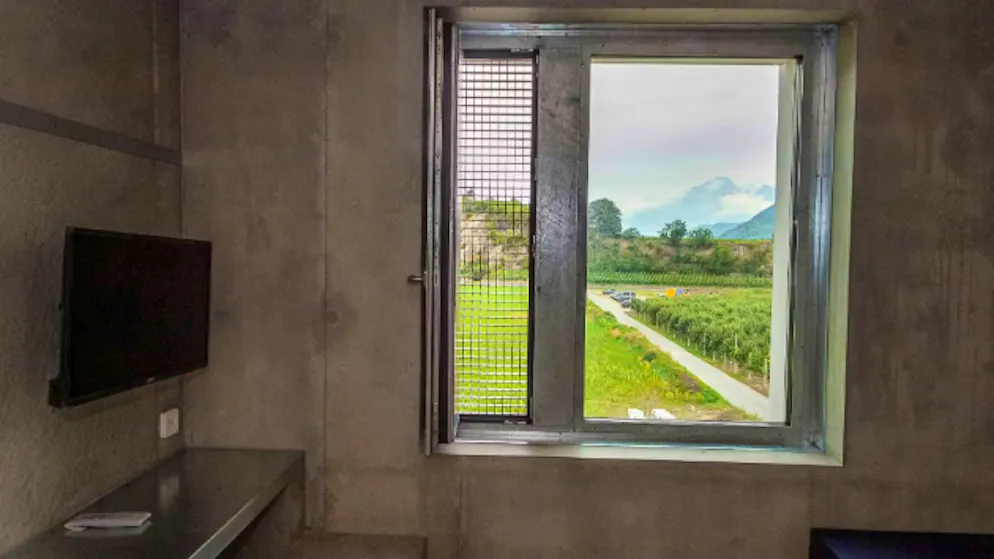 Six inmates test positive. Valais prisoners smuggle cannabis in cheese