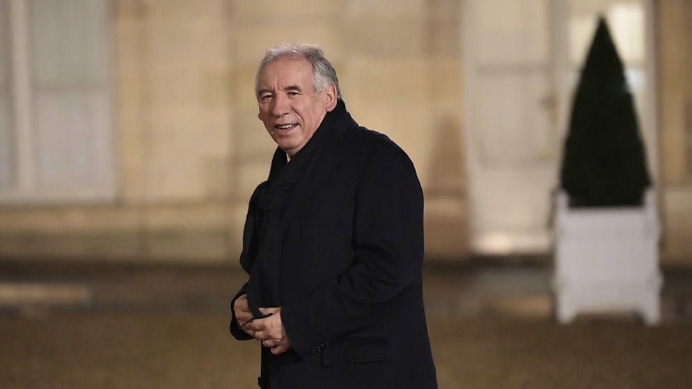 Il premier francese François Bayrou mette in guardia dagli attuali pericoli.