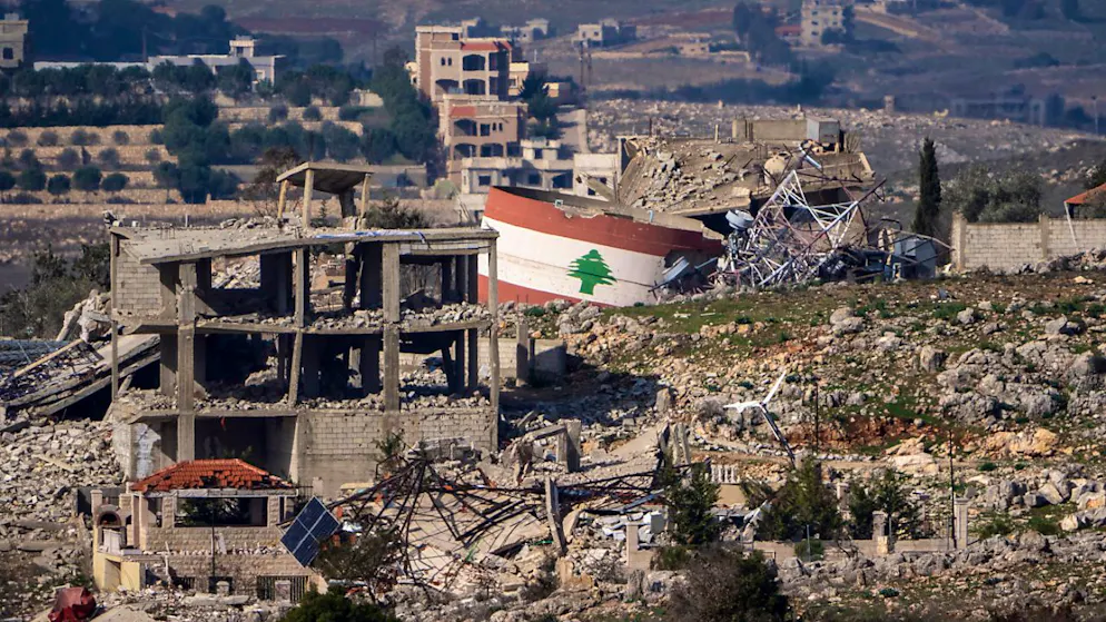 ARCHIV - Das libanesische Dorf Meiss El-Jabal, aufgenommen im Norden von Israel. Foto: Ariel Schalit/AP/dpa