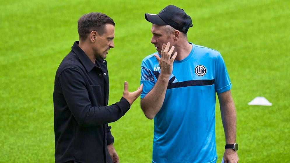 Carlos Da Silva in conversation with Lugano coach Mattia Croci-Torti