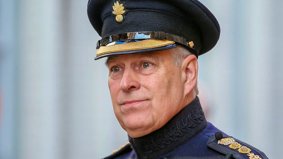 Royal Famiyl. Il principe Andrea, alla boa dei 65 anni, sempre più isolato a causa dei vari scandali