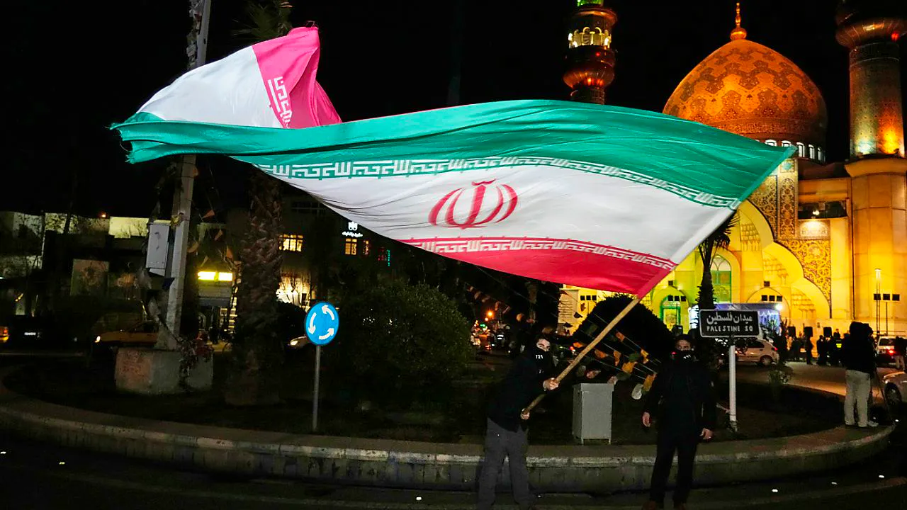 Great Britain. Iran accuses British couple of espionage