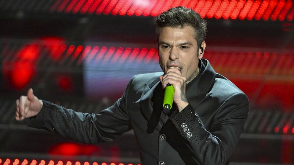 Dopo il festival. Un passante insulta Chiara Ferragni e Fedez perde le staffe, Lucarelli: «Mi fa molto ridere»