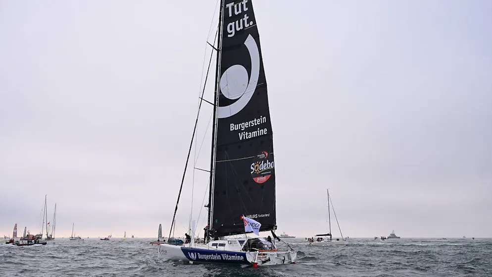 Oliver Heer, hier beim Start am 10. November, ist nach 24'000 Seemeilen zurück im Ausgangshafen