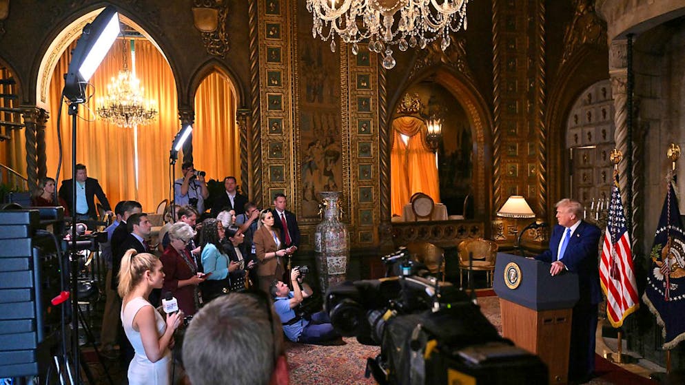 In una conferenza stampa fiume a Mar-a-Lago, il presidente Donald Trump ha assicurato di "essere in grado di porre fine al conflitto".