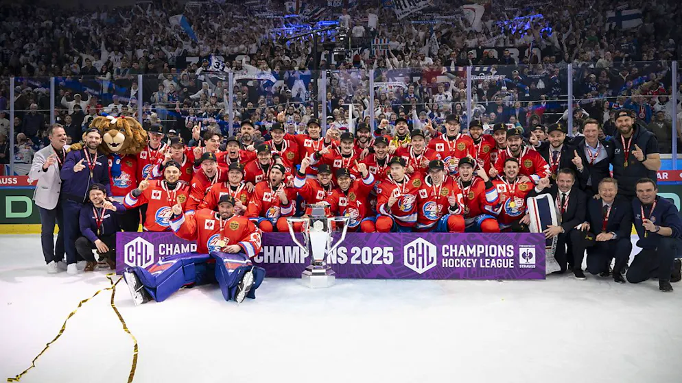 Feiern ja, aber kein kollektiver Freudentaumel bei den ZSC Lions - Gallery. Das Teamfoto des Champions-League-Siegers 2025
