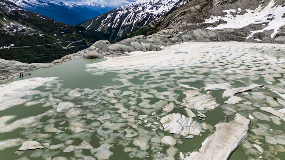 Lo scioglimento dei ghiacciai sta subendo un'accelerazione. Nella foto d'archivio il ghiacciaio del Rodano nel giugno 2024.