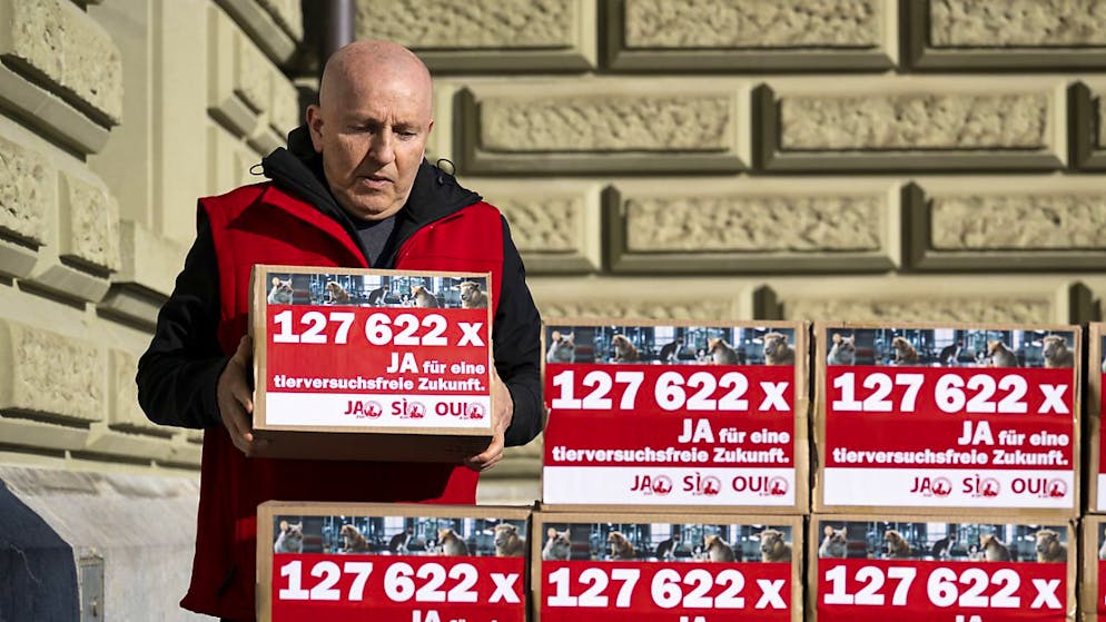 L'initiative pour interdire l'expérimentation animale avait réuni plus 127'000 paraphes. Le Conseil fédéral la rejette et ne veut pas de contre-projet (archives).