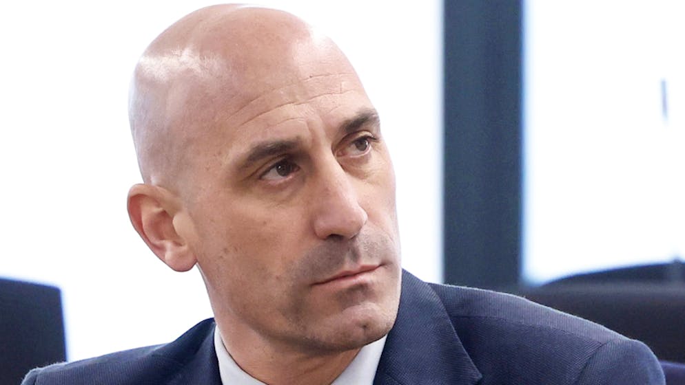 Luis Rubiales a connu la gloire, puis le scandale.