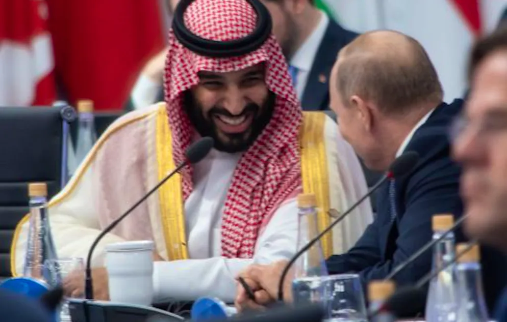 Wladimir Putin (r), Präsident von Russland, und Mohammed bin Salman, Kronprinz von Saudi-Arabien, während der Plenarsitzung auf dem G20-Gipfel in Buenos Aires. (Archiv)