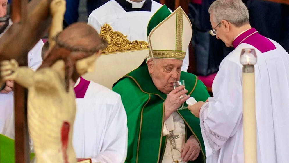 Vatican: Pope's condition improves slightly - Gallery. Francis has been unwell for weeks. (archive picture)
