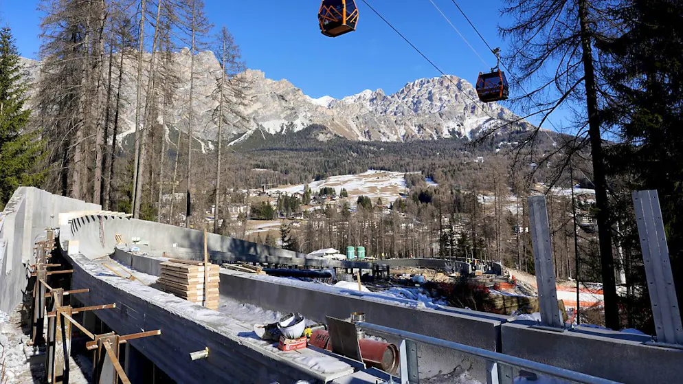 Auf der Baustelle in Cortina d'Ampezzo gibt es noch viel zu tun, wie eine Aufnahme von Ende Januar 2025 zeigt.