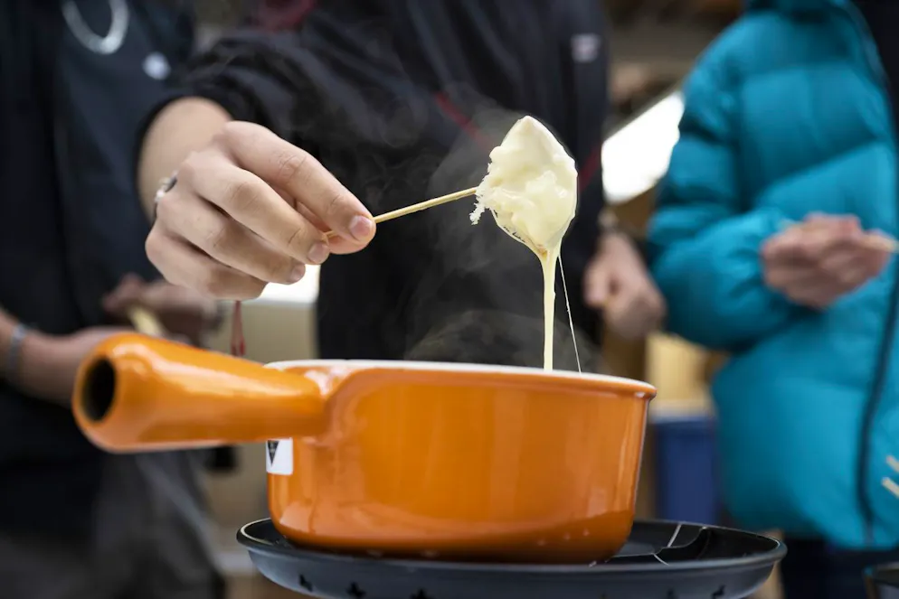 Dieses Wochenende will Frankreich das grösste Fondue der Welt machen und somit den Schweizer Rekord brechen.