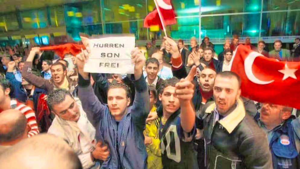 This is how Alex Frei is greeted at Istanbul airport in November 2005.
