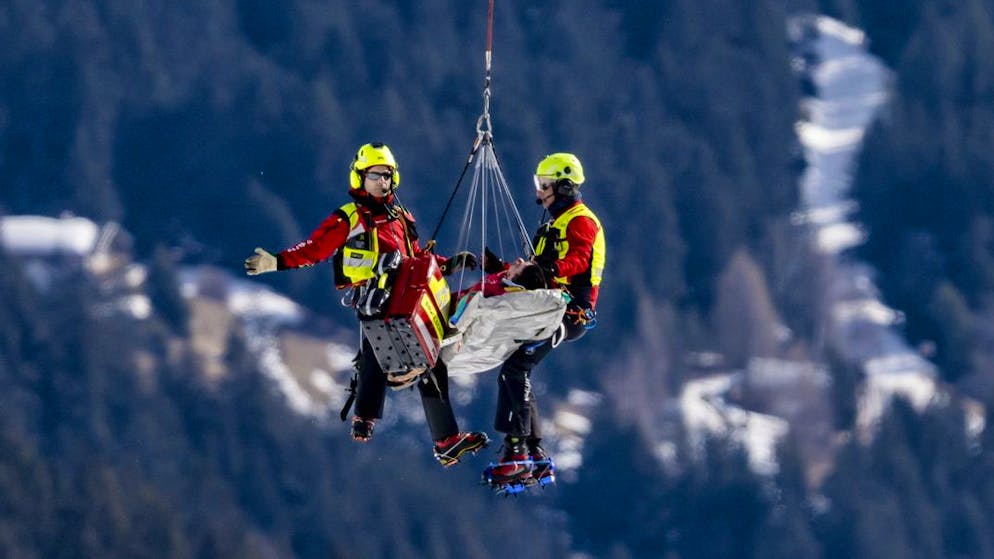 Nils Alphand est évacué par les airs après sa chute à Crans-Montana.