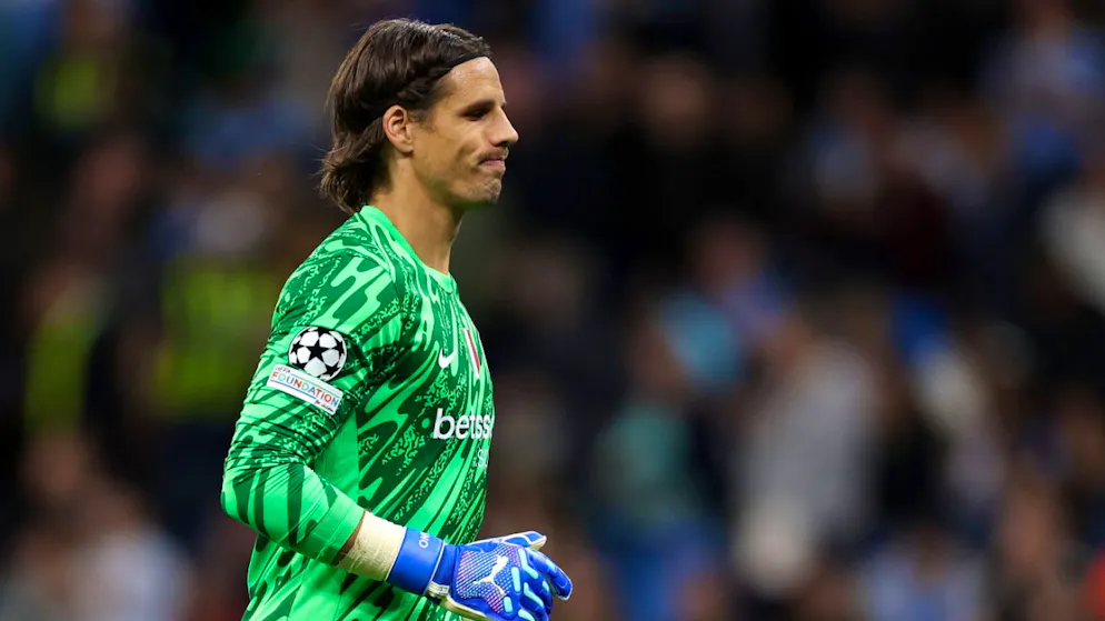 Yann Sommer muss den Goalie-Handschuh für einige Zeit beiseite legen.