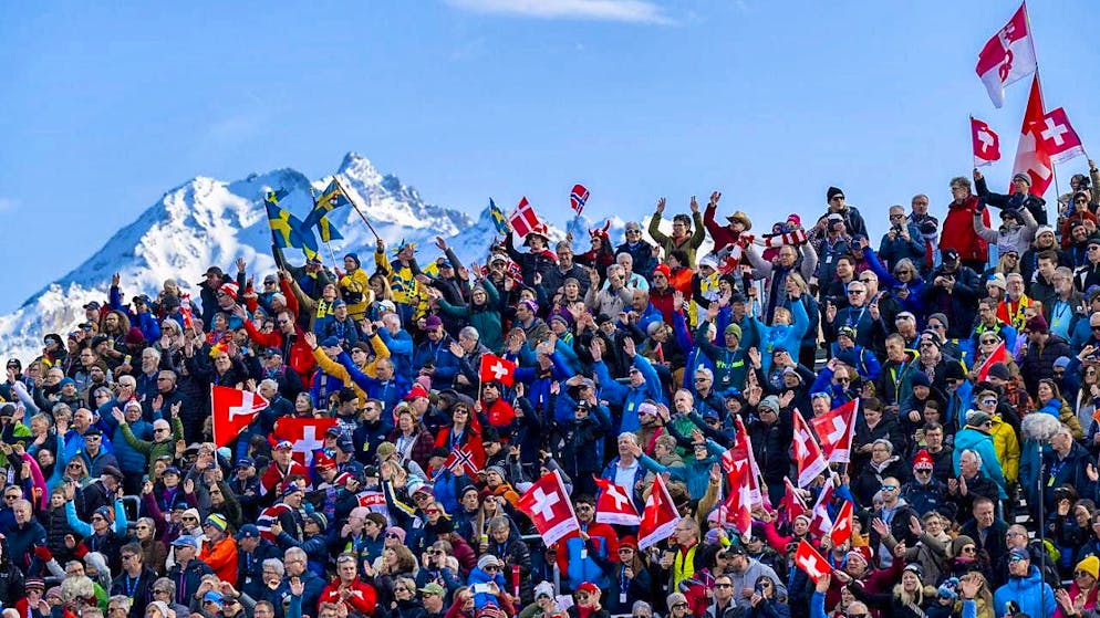 Swiss fans are longing for the first Swiss medal at the Biathlon World Championships in Lenzerheide. A full arena is expected for the final weekend