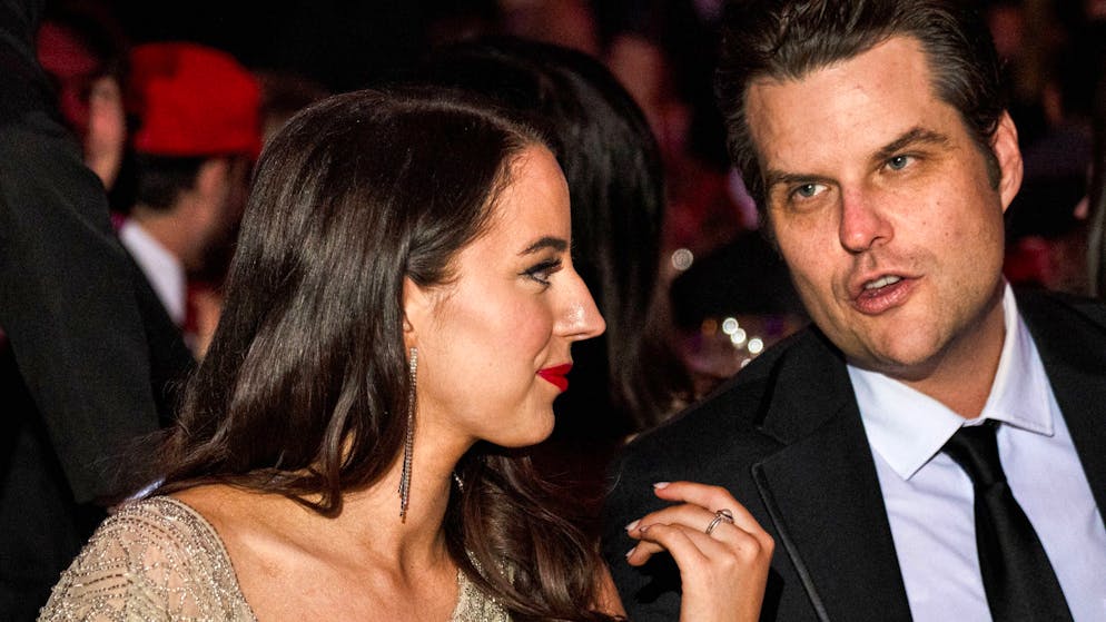 Ecco perché. Ashley St. Clair fa causa a Musk dopo aver detto di aver partorito il suo 13esimo figlio