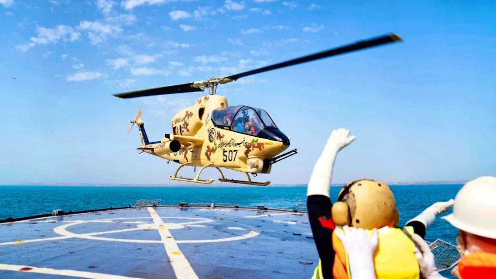 HANDOUT - The handout photo provided by the Iranian Armed Forces shows a scene of the large-scale maneuver "Solfaghar" in the waters south of the Iranian coast. Photo: -/Iranian Army Office/dpa - ATTENTION: For editorial use only in connection with current reporting and only with full attribution of the above credit