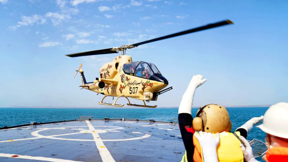 HANDOUT - Das von den iranischen Streitkräften bereitgestellte Handoutfoto zeigt eine Szene des Großmanövers «Solfaghar» in den Gewässern südlich der iranischen Küste. Foto: -/Iranian Army Office/dpa - ACHTUNG: Nur zur redaktionellen Verwendung im Zusammenhang mit der aktuellen Berichterstattung und nur mit vollständiger Nennung des vorstehenden Credits
