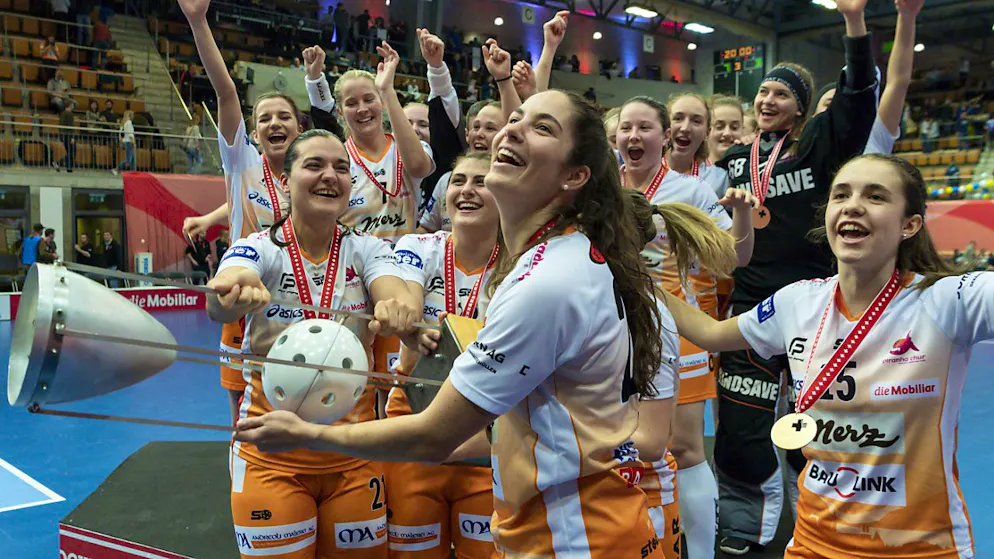 Piranha Churs Cupsieg 2020, damals noch mit Flurina Marti (vorne) und Corin Rüttimann (vorne links), ist der bis dato letzte Titel der erfolgsverwöhnten Bündnerinnen