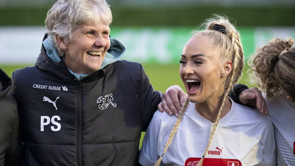 Das tut sie sonst nie. Auf Lehmann angesprochen, bricht Nati-Coach Sundhage mit ihrer goldenen Regel