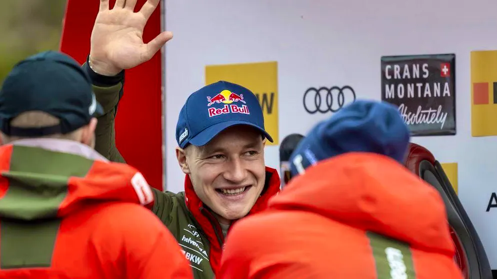 Marco Odermatt is celebrated by the Swiss fans in the leader box.