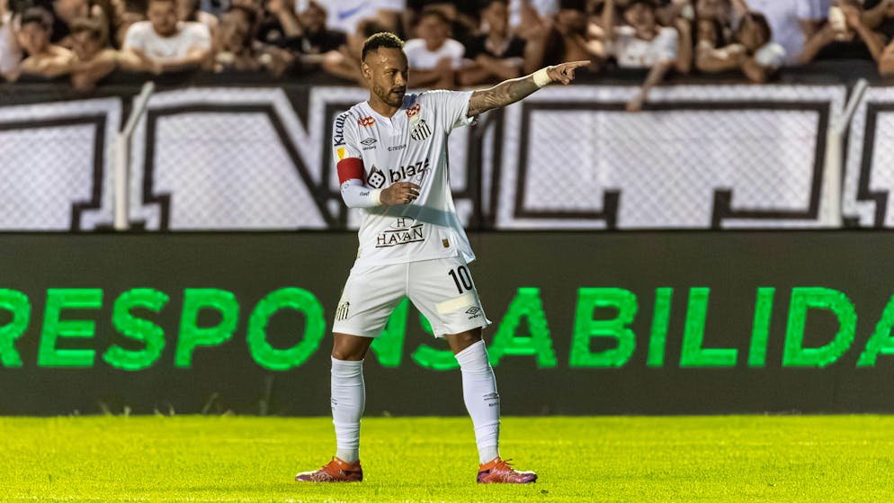 Rückkehr in die Seleção?. Neymar verwandelt Ecke direkt und kommt bei Santos immer mehr in Fahrt