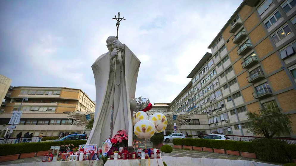 A view of the Agostino Gemelli Polyclinic, where Pope Francis has been hospitalized since Friday, February 14. Photo: Alessandra Tarantino/AP/dpa