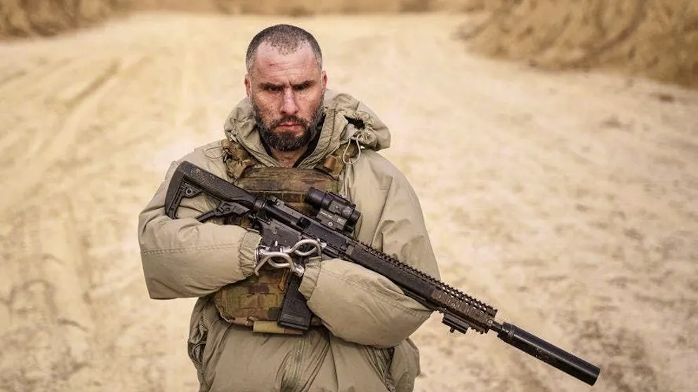 Even without arms and with only one leg left, Ukrainian Andriy Rubliuk puts himself at the service of his country.