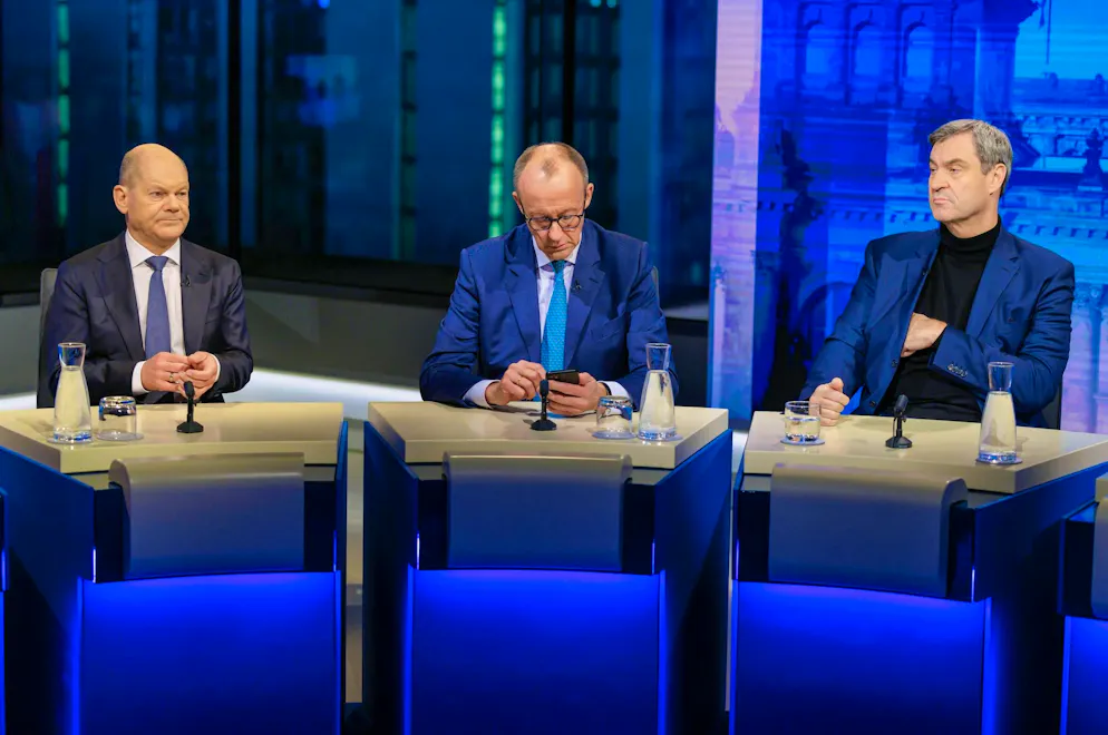 CDU party chairman Friedrich Merz (center) wants to have formed a government by Easter.