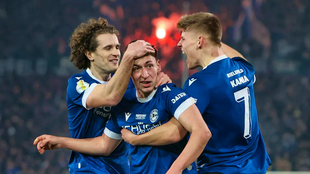 Marius Wörl (M) gave Arminia Bielefeld a 1:0 lead.