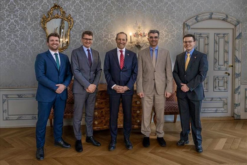 Hemmi, Cancelliere Spadin, Ambasciatore Mavromichalis, Presidente del Governo Caduff e Fernández