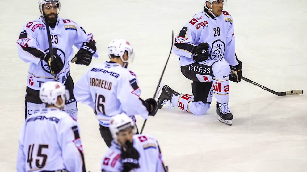 Der HC Lugano am Boden nach der Niederlage gegen Genève-Servette