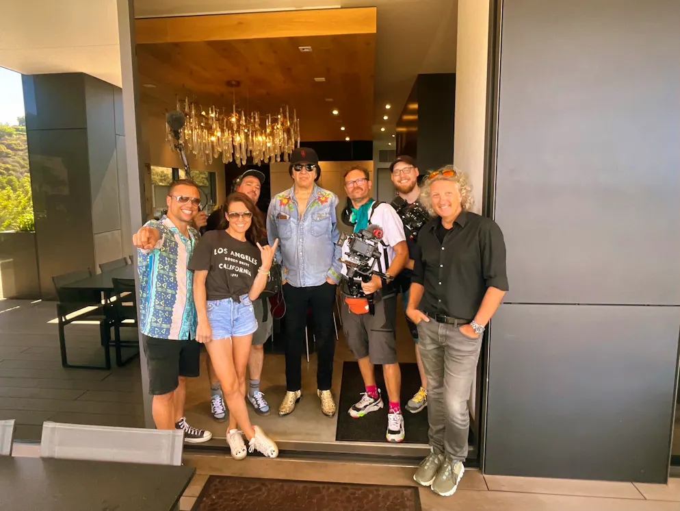 «Ding Dong Spezial – USA» mit Viola Tami. Viola Tami und Jan Fitze mit ihrem Team bei Gene Simmons von Kiss in Los Angeles.